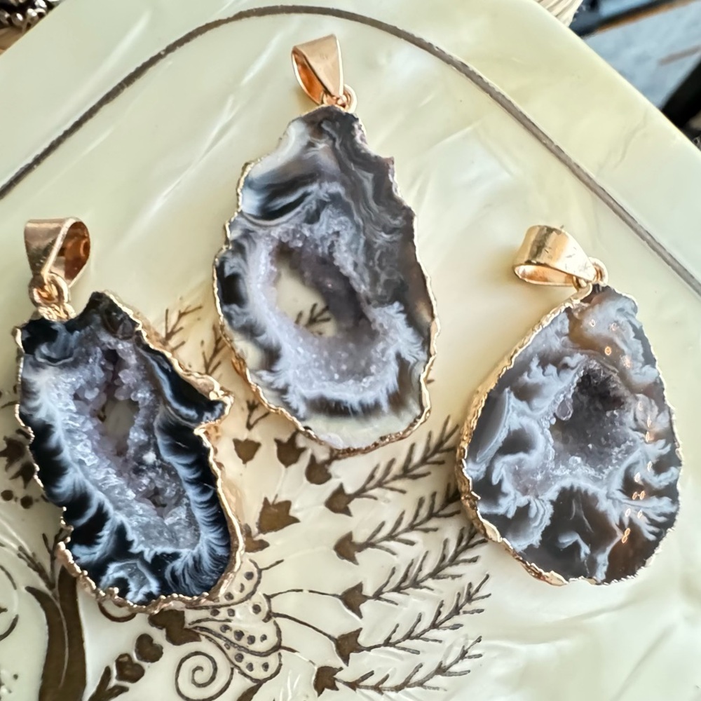 (3) GEODE PENDANT NECKLACES| 925sp| CHAINS GOLD TONE 18”